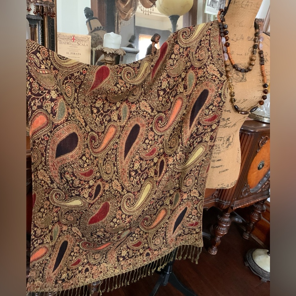 Vintage Reversible Victorian-inspired Pashmina Paisley Boho Hippie Gypsie Shawl